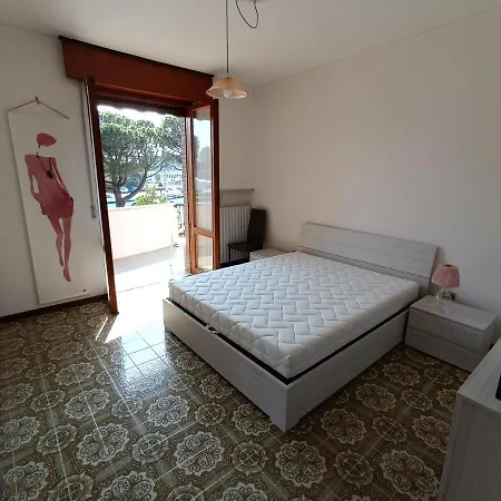 Lungolago Garibaldi Daire